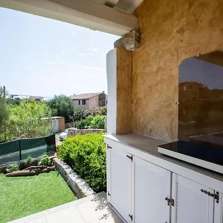 Beatiful - Sea View & Garden- בית נופש *